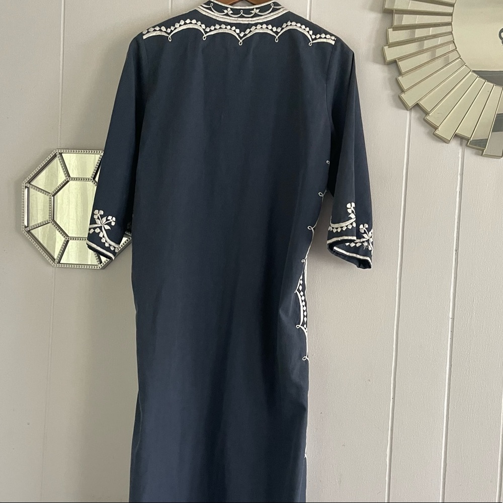 Vintage Leandra Crochet Embroideries Blue & White Floral Caftan - Picture 6 of 14